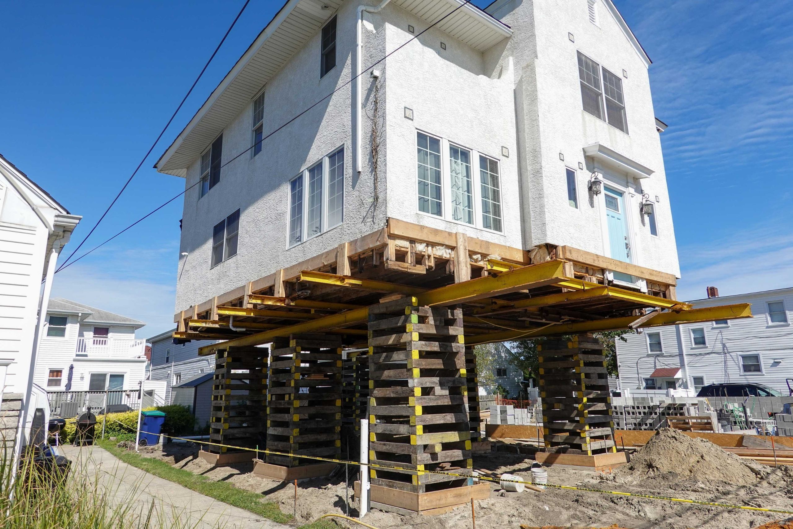 Located in Pittsburgh, Pennsylvania, we are a company that specializes in house lifting, small distance house moving, piles and foundations.